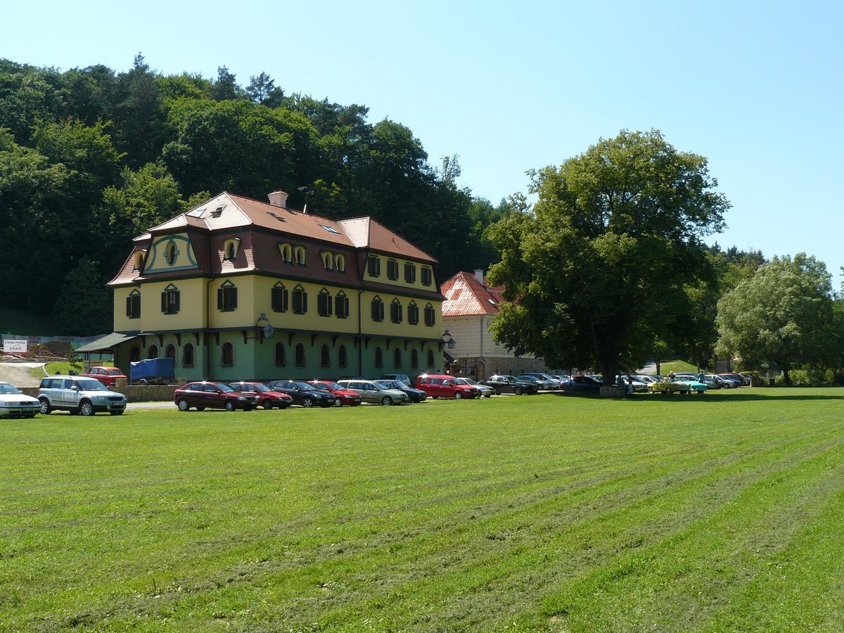 Lovecky Zamecek Buchlovice Exterior photo
